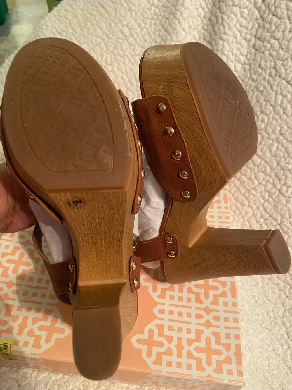 Gianni Bini Brown Platform T-Strap Sandals with Gold Buckle